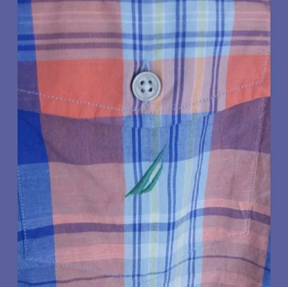 Nautica men's multi-color plaid shirt size L NWT! - Picture 6 of 7